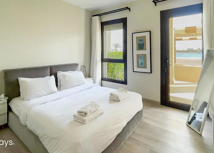 Ollystays Shedwan Lagoon & Pool View 2br! Near Abutig Marina شقة *