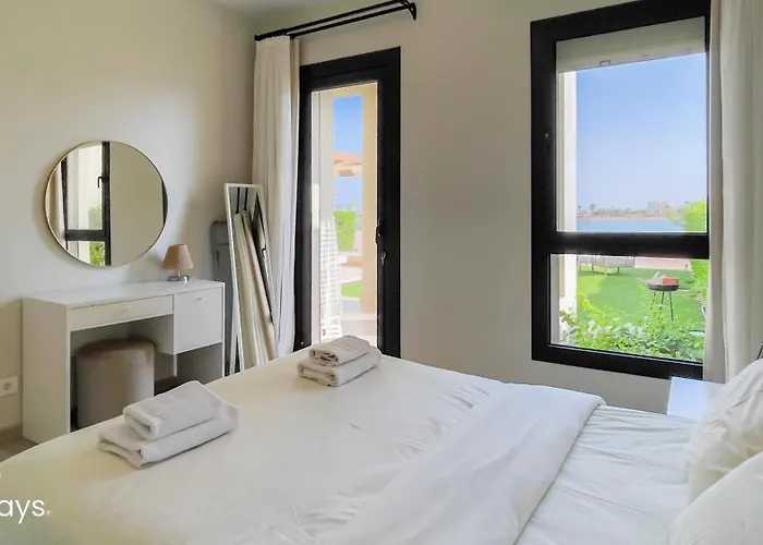 شقة Ollystays Shedwan Lagoon & Pool View 2br! Near Abutig Marina الغردقة