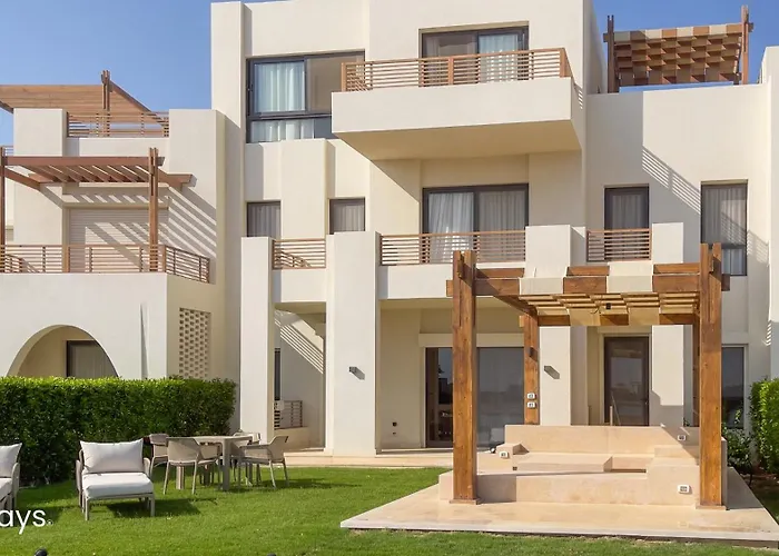 Ollystays Shedwan Lagoon & Pool View 2br! Near Abutig Marina الغردقة