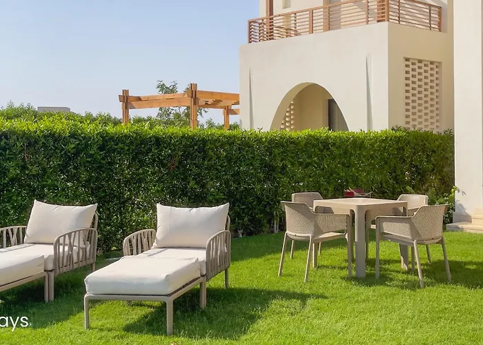 Ollystays Shedwan Lagoon & Pool View 2br! Near Abutig Marina Hurghada