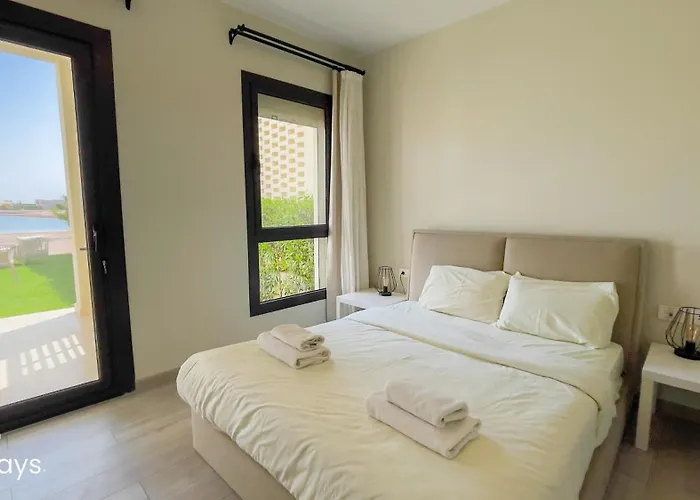 Ollystays Shedwan Lagoon & Pool View 2br! Near Abutig Marina