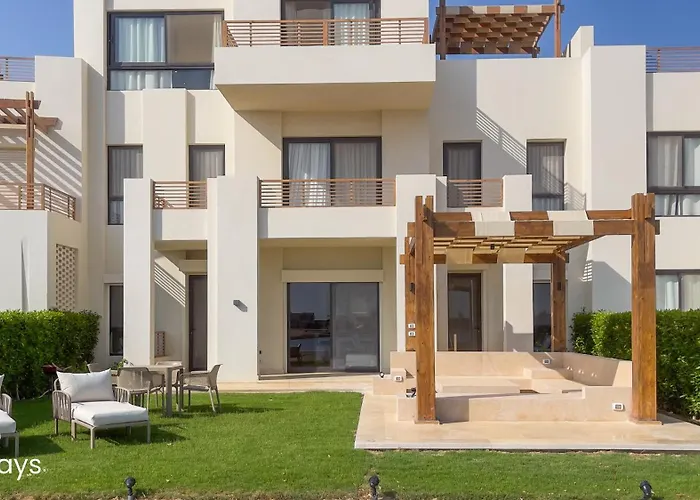 Ollystays Shedwan Lagoon & Pool View 2br! Near Abutig Marina